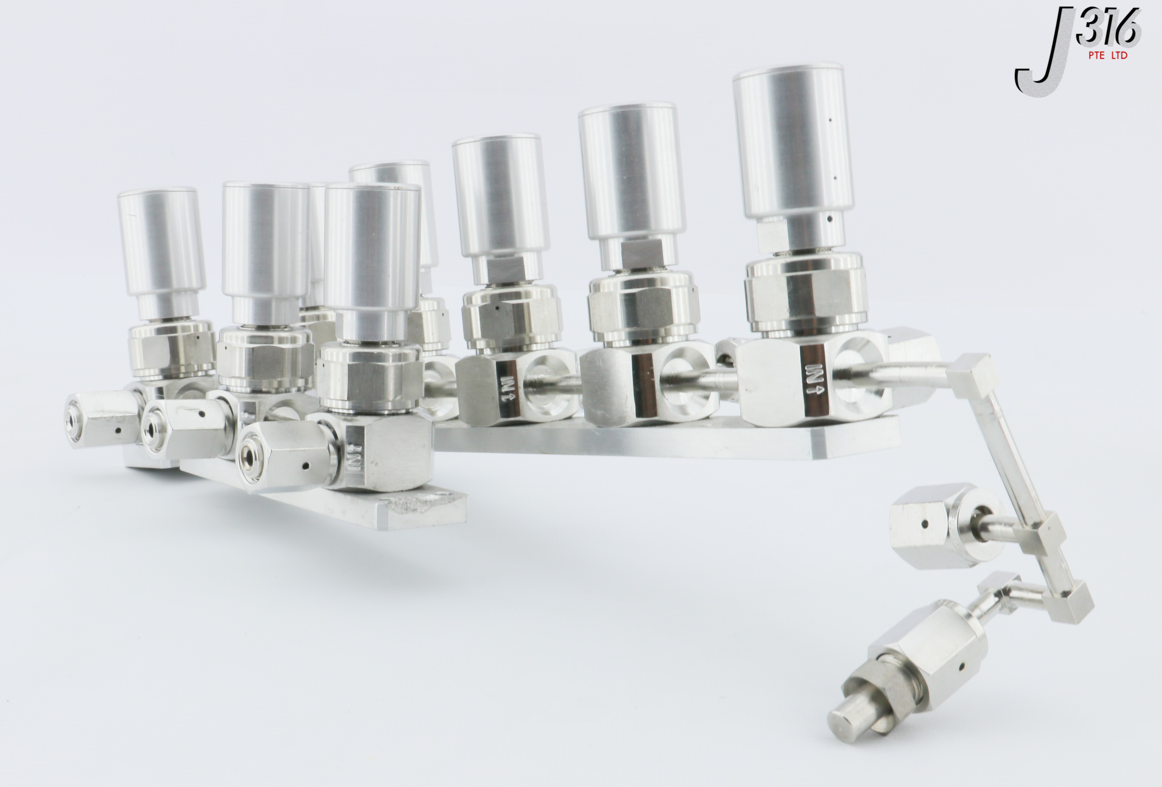 28717 LAM RESEARCH 10-WAY MANIFOLD VALVE ASSY, 8 VALVES 839-024556